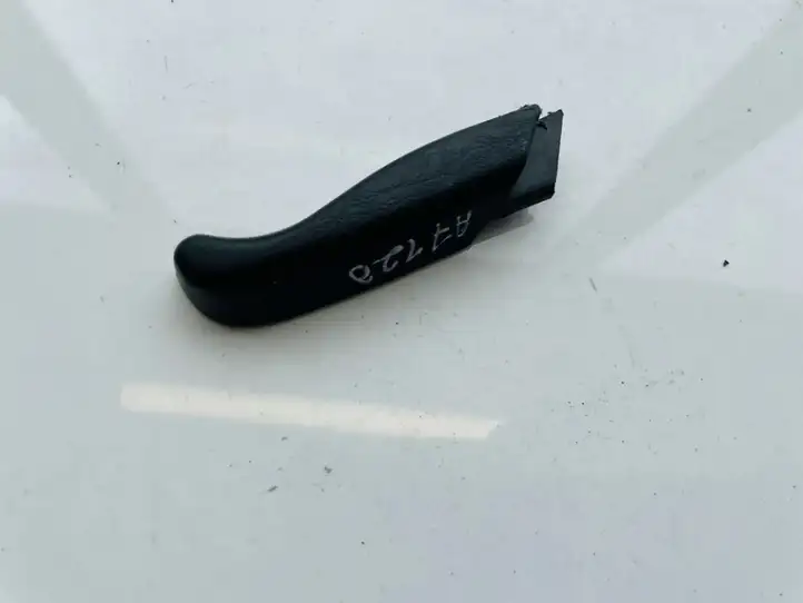 Toyota Avensis Verso (2001 - 2004) 7252528030 Прочие детали салона — фото 1