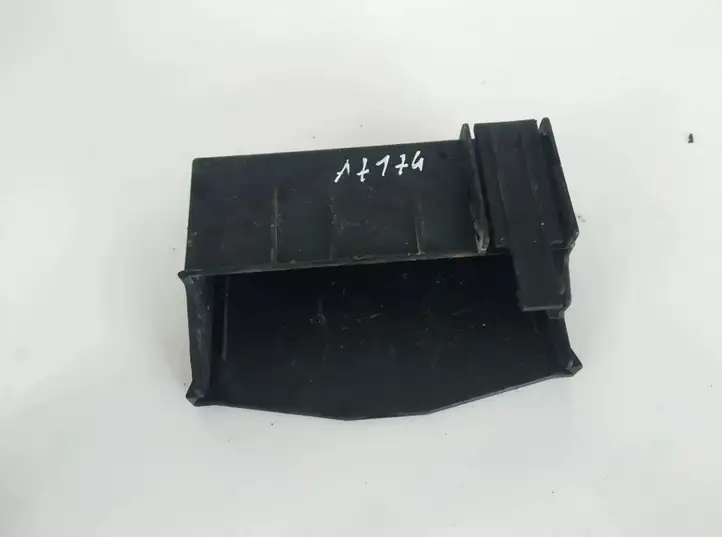 Opel Zafira B (2003 - 2006) 09131668 Крышка ящика предохранителей — фото 1