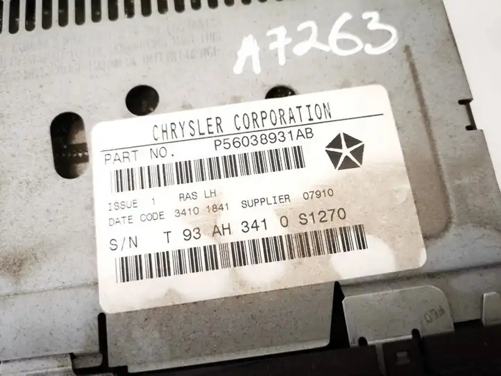 Dodge Caravan (2000 - 2007) p56038931ab Магнитола / мультимедийная система — фото 2