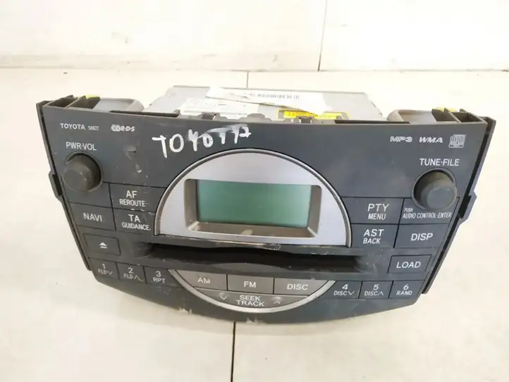 Toyota RAV 4 (XA20) (2000 - 2005) yefm011763 Магнитола / мультимедийная система — фото 1