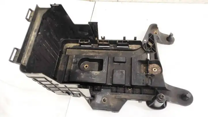 Volkswagen Golf Plus (2004 - 2008) 1K0915333C Ящик аккумулятора — фото 2