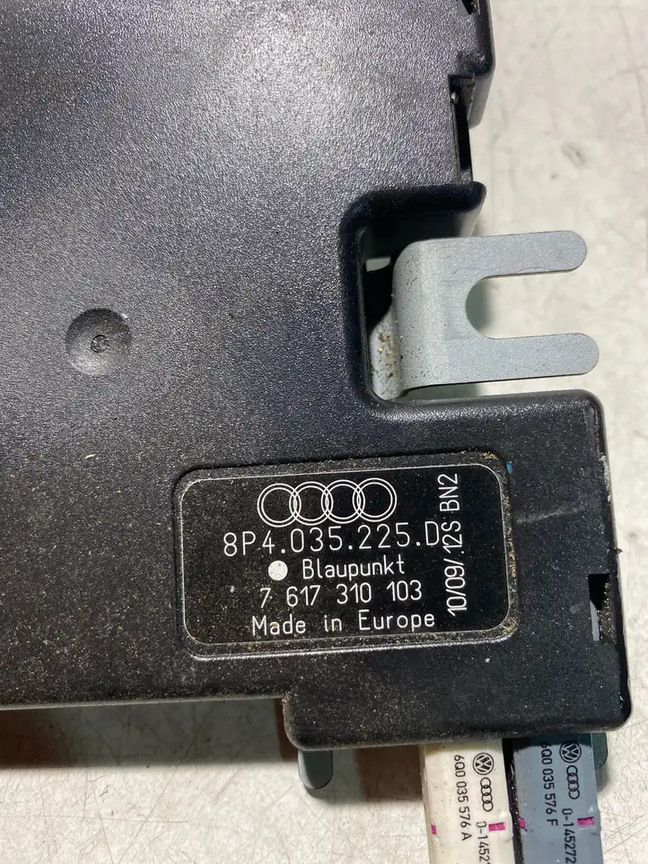 Audi A3/S3 8P (2008 - 2013) 8P4035225D Блок управления антеннами — фото 4