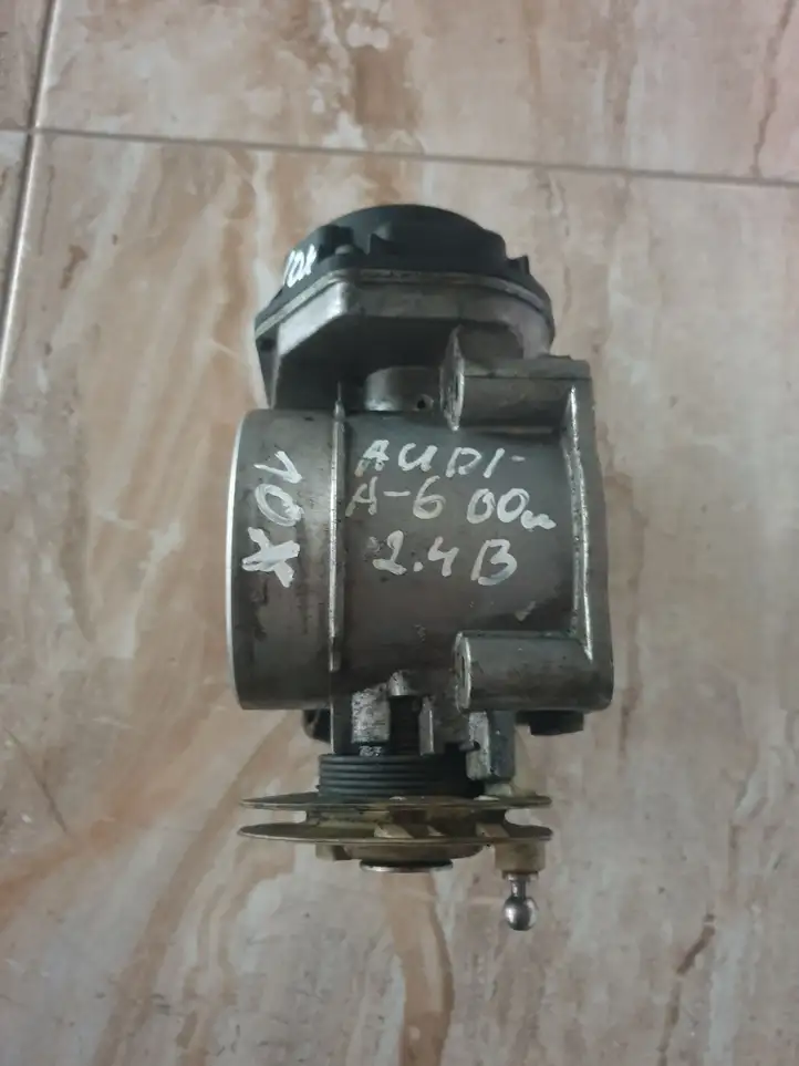 Audi A6 S6 C5 4B (1997 - 2001) 078133063AG Дроссельная заслонка — фото 2