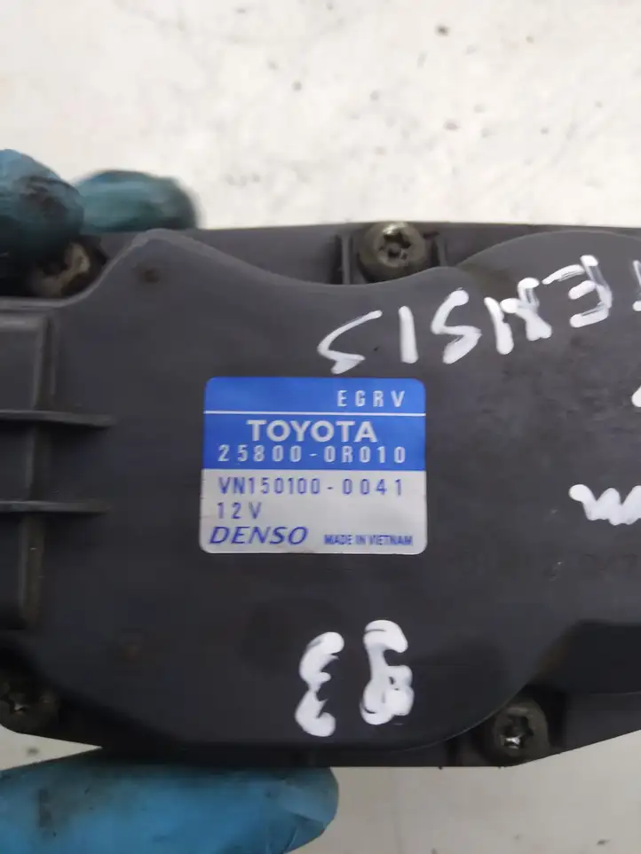 Toyota Avensis T270 (2009 - 2012) 258000R010 Дроссельная заслонка — фото 3