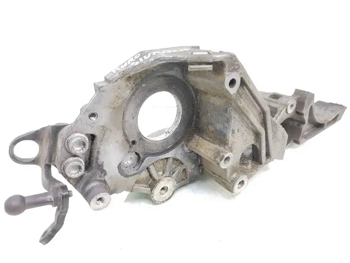 Volkswagen PASSAT B6 (2005 - 2010) 03L903143D Кронштейн топливного насоса — фото 1