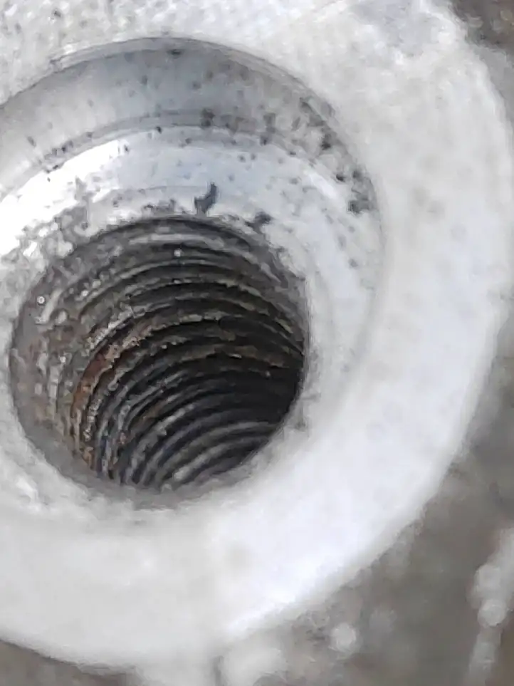 Volkswagen PASSAT B6 (2005 - 2010) 03L903143D Кронштейн топливного насоса — фото 6