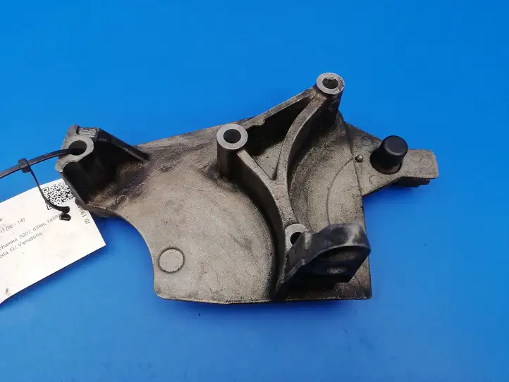 Nissan Note (E11) (2006 - 2014) 8200408663 Кронштейн двигателя — фото 1