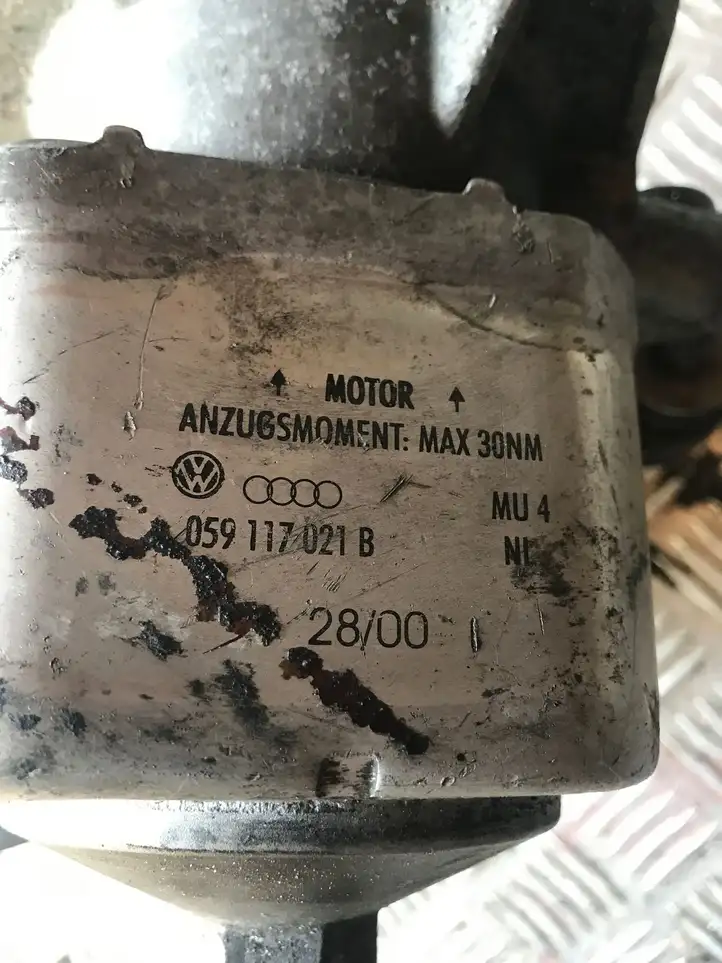Audi A4 S4 B7 8E 8H (2004 - 2009) 059145 169 Кронштейн насоса ГУР — фото 2