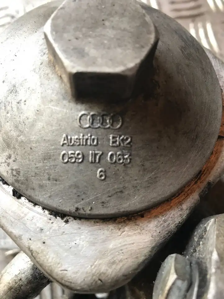 Audi A4 S4 B7 8E 8H (2004 - 2009) 059145 169 Кронштейн насоса ГУР — фото 3