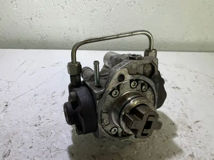 Toyota Avensis T270 (2009 - 2012) 221000R040 Топливный насос — фото 1