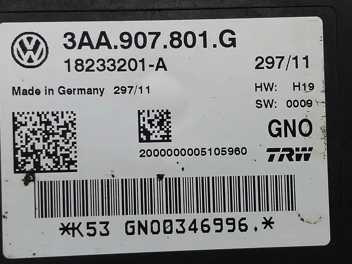 Volkswagen PASSAT B7 (2011 - 2014) 3AA907801G Блок управления стояночным тормозом — фото 4