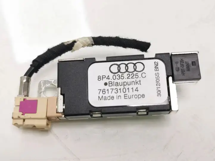 Audi A3/S3 8P (2008 - 2013) 8P4035225C Усилитель антенны — фото 2