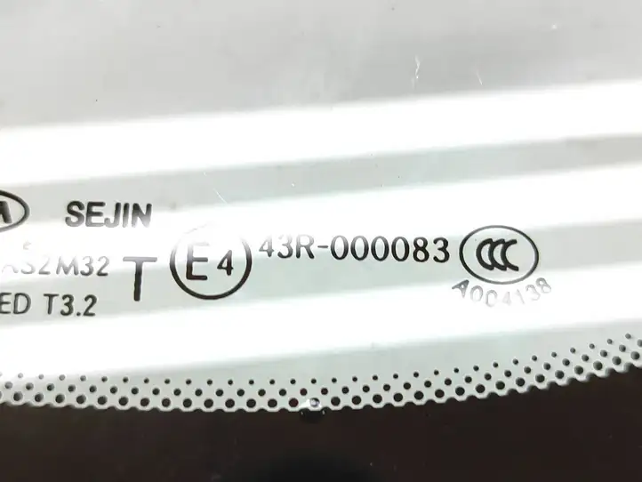 Kia Carens III (2013 - ) 43R000083 Треугольное стекло кузова — фото 3