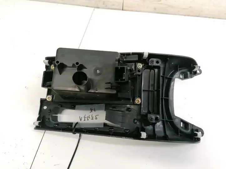 Toyota Avensis T250 (2003 - 2006) 5880505010 Прочие детали салона — фото 2
