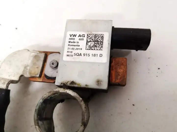 Audi Q3 8U (2011 - 2014) 5qa915181d Плюсовой провод аккумулятора — фото 3
