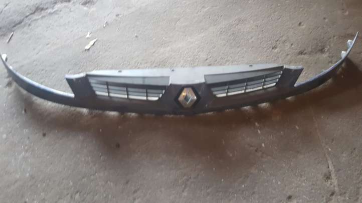 8200070031 Renault Megane II Grotelės viršutinės