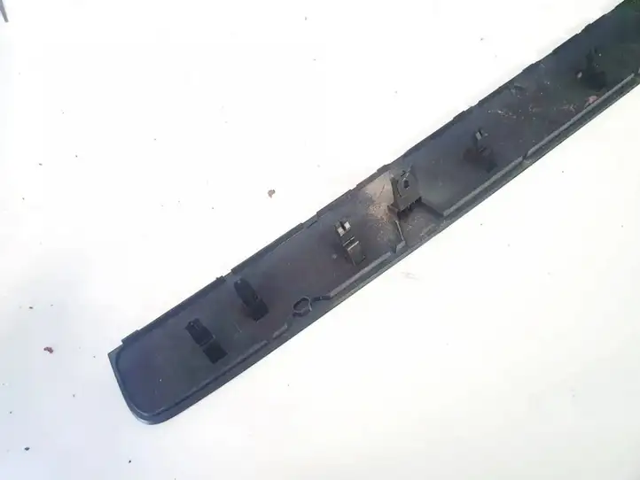 Volkswagen PASSAT B6 (2005 - 2010)  318350100 Другая деталь салона