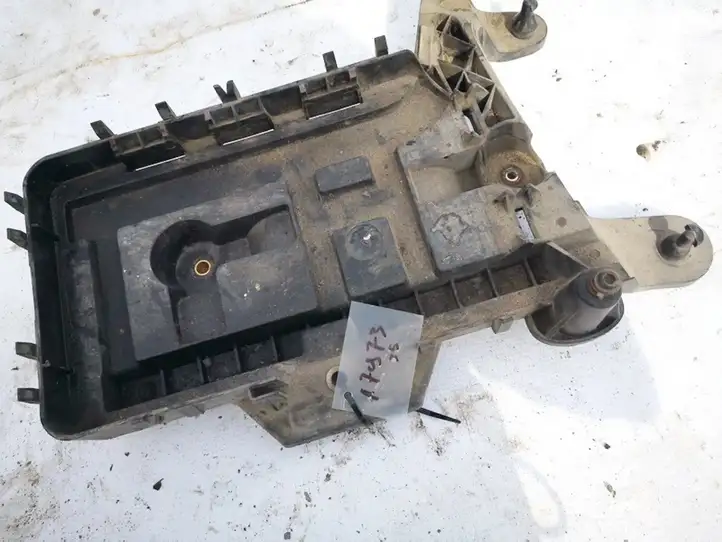 Audi A3/S3 8L (2000 - 2003) 1k0915333b Ящик аккумулятора — фото 1