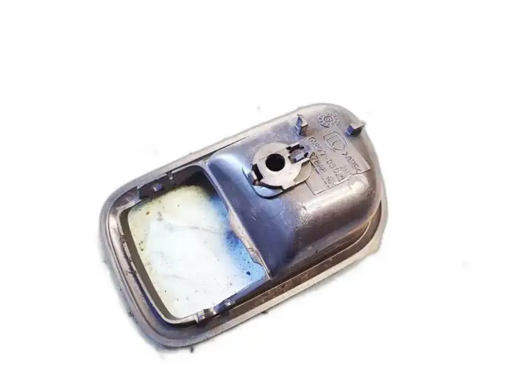 Toyota Avensis T220 (2000 - 2003) 6927705011 Прочие детали салона — фото 2