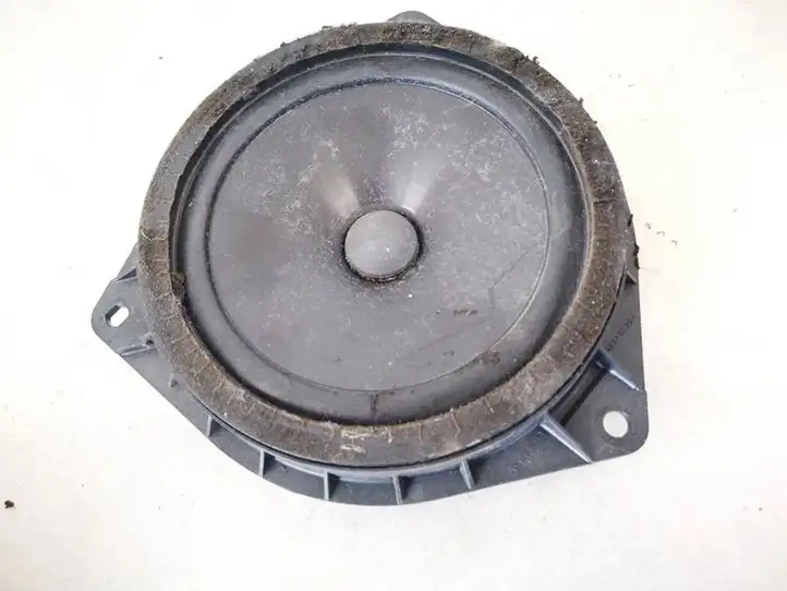 Toyota Avensis Verso (2001 - 2004) 8616044120 Динамики передних дверей — фото 1