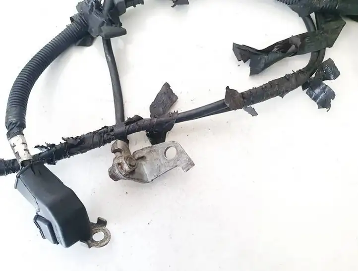 Subaru Legacy (2009 - 2013) 70346320 Плюсовой провод аккумулятора — фото 3