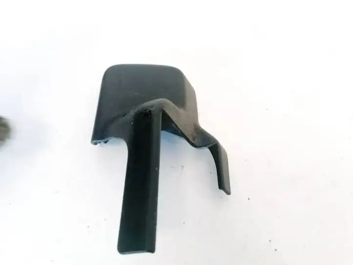 Mazda 3. (2009 - 2011)  BBP357052 Другая деталь салона