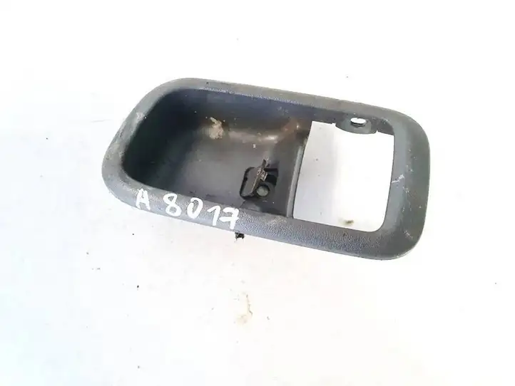 Toyota Previa (XR30, XR40) II (2000 - 2006) 6927822050 Прочие детали салона — фото 2