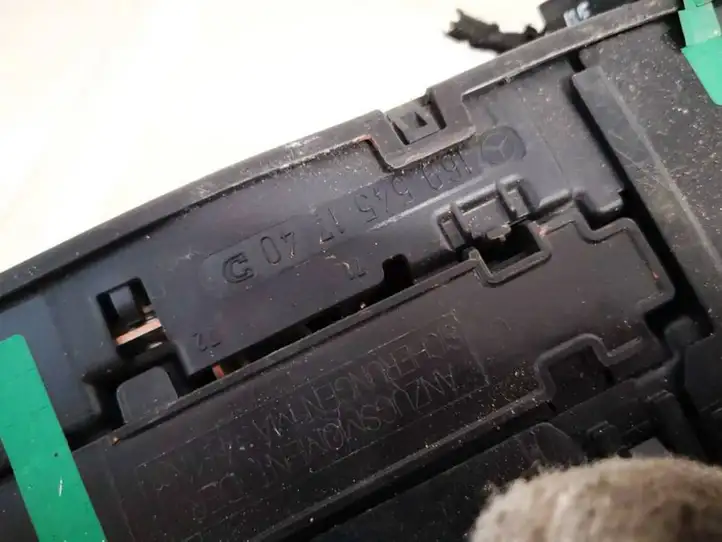 Mercedes-Benz A W169 (2004 - 2012)  1695451740 Ящик предохранителей (комплект)