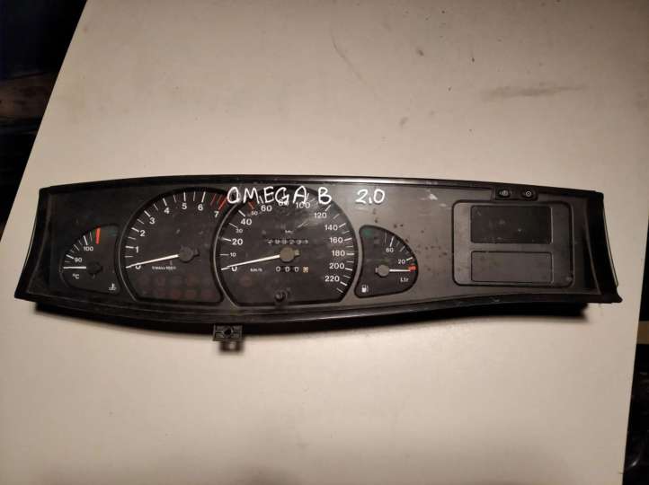 90379233 Opel Omega B1 Spidometras (prietaisų skydelis)