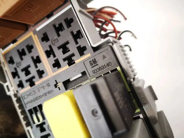 Opel Meriva A (2002 - 2006) 93363140 Блок предохранителей (комплект) — фото 2