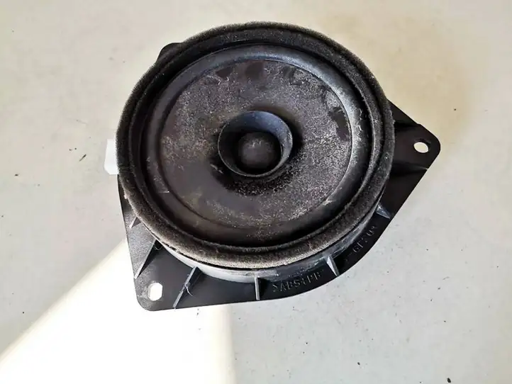 Toyota Avensis Verso (2001 - 2004) 8616044130 Динамики передних дверей — фото 1