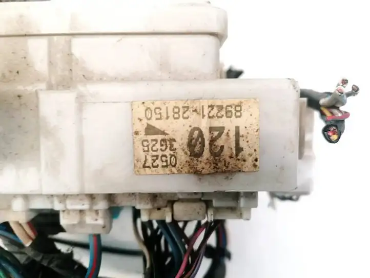 Nissan (2000 - 2006) 8922128150 Блок предохранителей (комплект) — фото 3