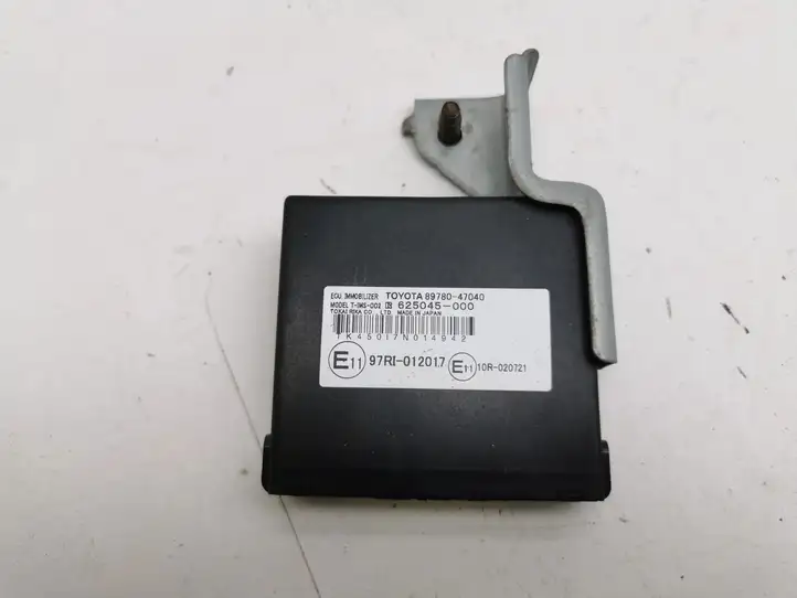 Toyota Prius (XW20) (2003 - 2009) 8978047040 Блок иммобилайзера — фото 1