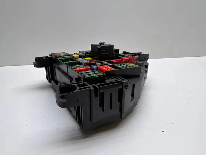 BMW 6 F12 F13 (2010 - 2018) 9264923 Блок предохранителей — фото 3