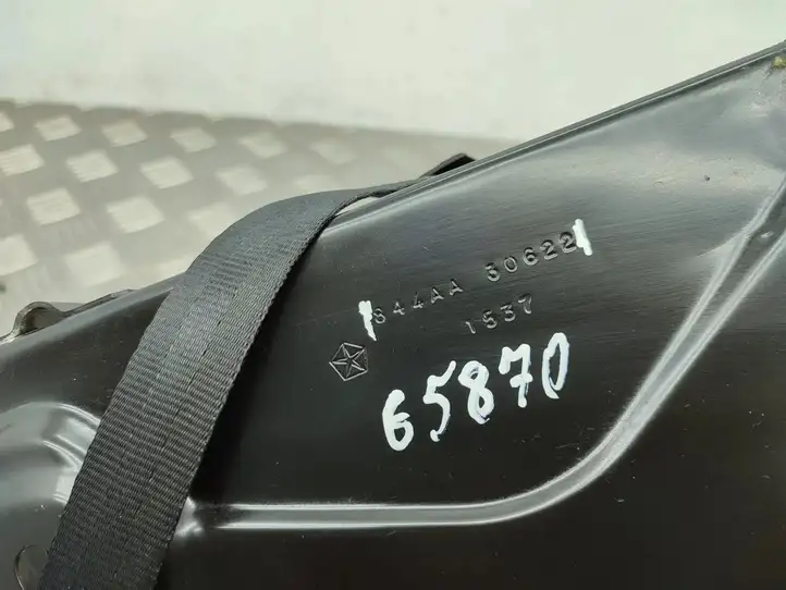 Jeep Compass (2017 - ) E02294030BLR Площадка аккумулятора — фото 7