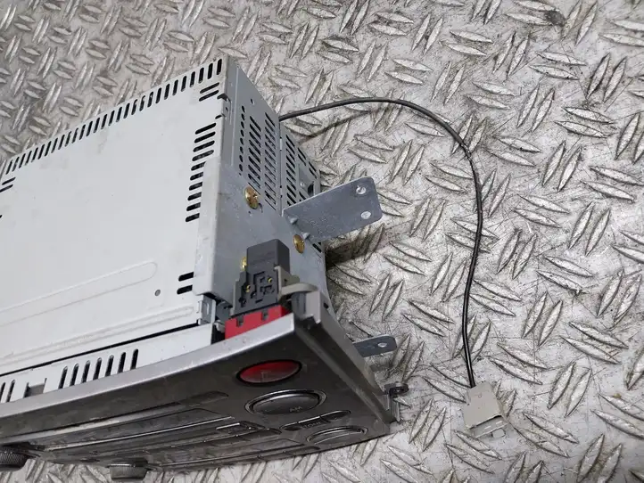 Subaru Legacy (2003 - 2009)   Радио/ проигрыватель CD/DVD / навигация