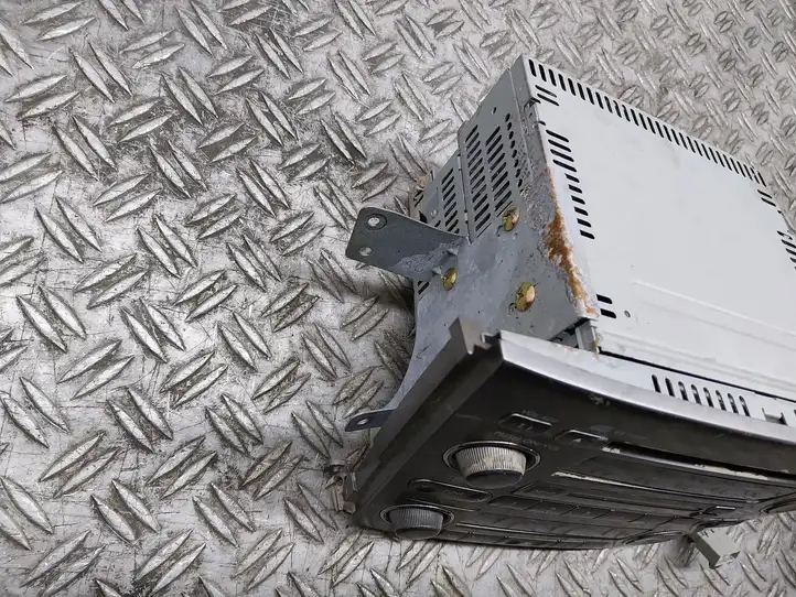 Subaru Legacy (2003 - 2009)   Радио/ проигрыватель CD/DVD / навигация