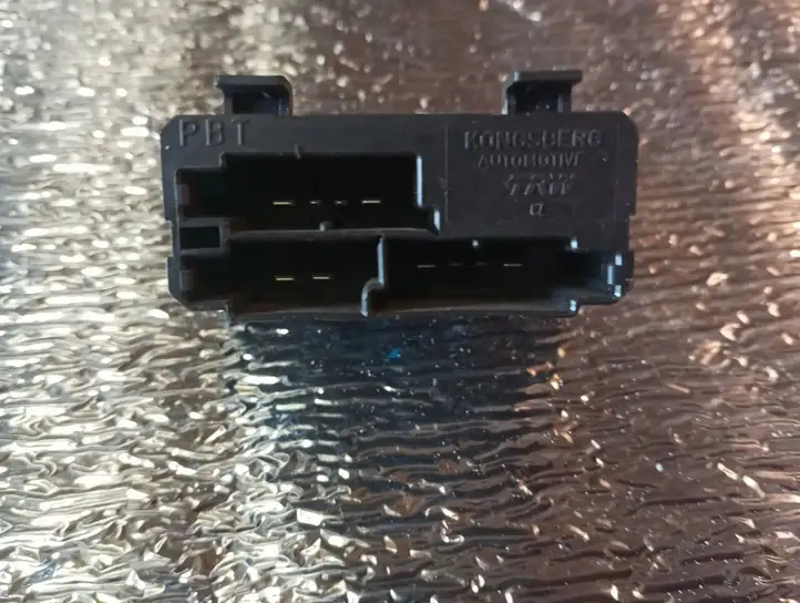 Volvo S60 (2010 - 2013) 31268908 Блок управления сиденьем — фото 4