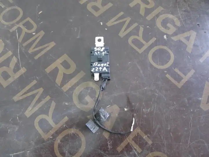 Peugeot 508 (2010 - 2014)  966610178001 Усилитель антенны