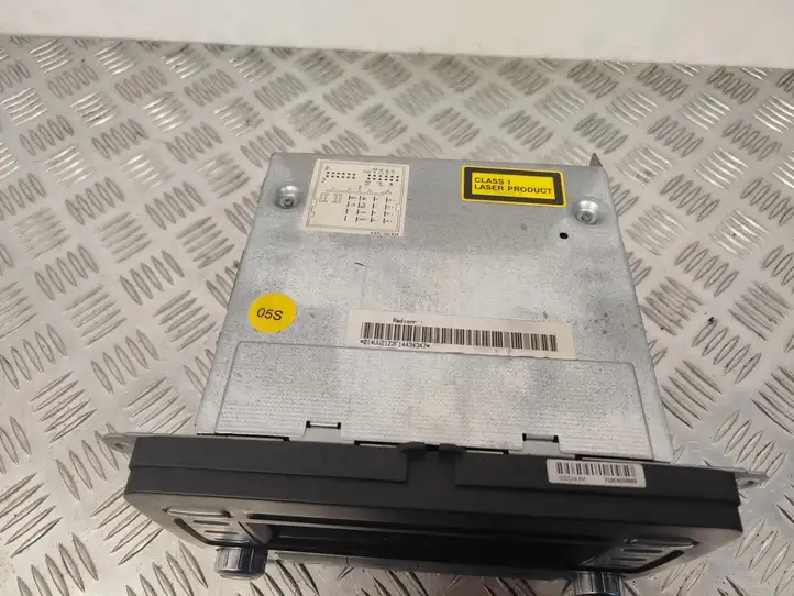 Volkswagen PASSAT B6 (2005 - 2010)  1K0035186R Радио/ проигрыватель CD/DVD / навигация