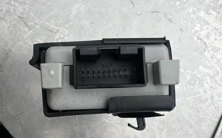 Volkswagen Touran I (2003 - 2010) 1K0035729E Блок GSM — фото 1