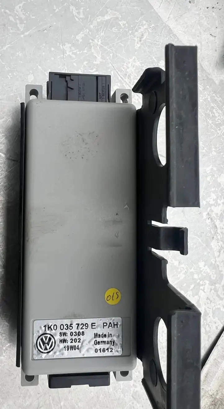 Volkswagen Touran I (2003 - 2010) 1K0035729E Блок GSM — фото 2