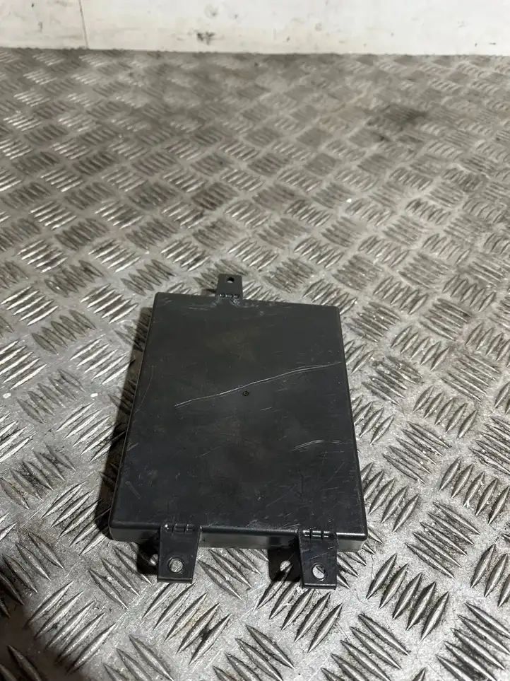 Volkswagen PASSAT B6 (2005 - 2010) 3C0035729E Блок GSM — фото 2
