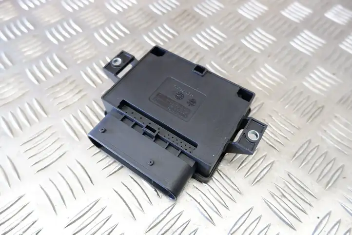 BMW X3 F25 (2010 - 2017)  6863277 Модуль управления ручным тормозом