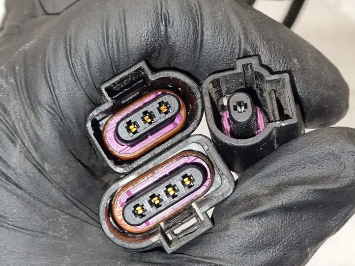 Seat Toledo III (5P) (2004 - 2009)  3C0906379 Проводка двигателя