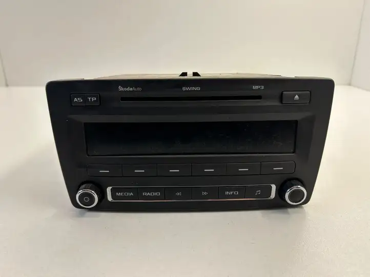 Skoda Octavia Mk2 (1Z) (2004 - 2013) 1Z0035161G Магнитола / мультимедийная система — фото 1