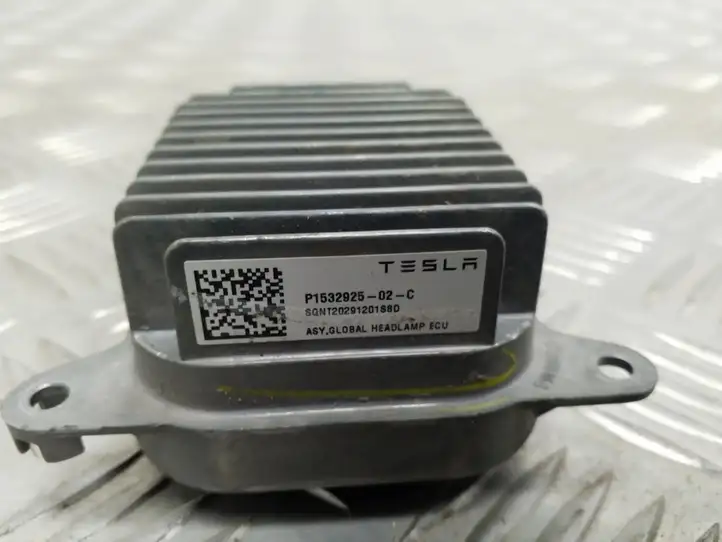 Tesla Model 3 (2017 - 2023) P153292502C Блок управления светом — фото 4