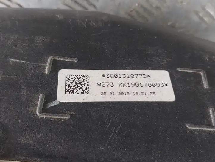 Skoda Superb B8 (3V) (2015 - 2023) 3Q0131877D Кронштейн бака AdBlue — фото 7