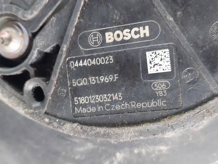 Skoda Superb B8 (3V) (2015 - 2023) 3Q0131877D Кронштейн бака AdBlue — фото 10