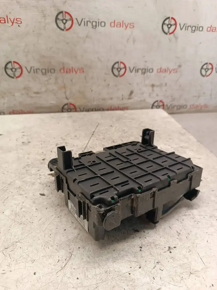 Citroen Xsara Picasso (1999 - 2012) 9657608780 Блок предохранителей — фото 3